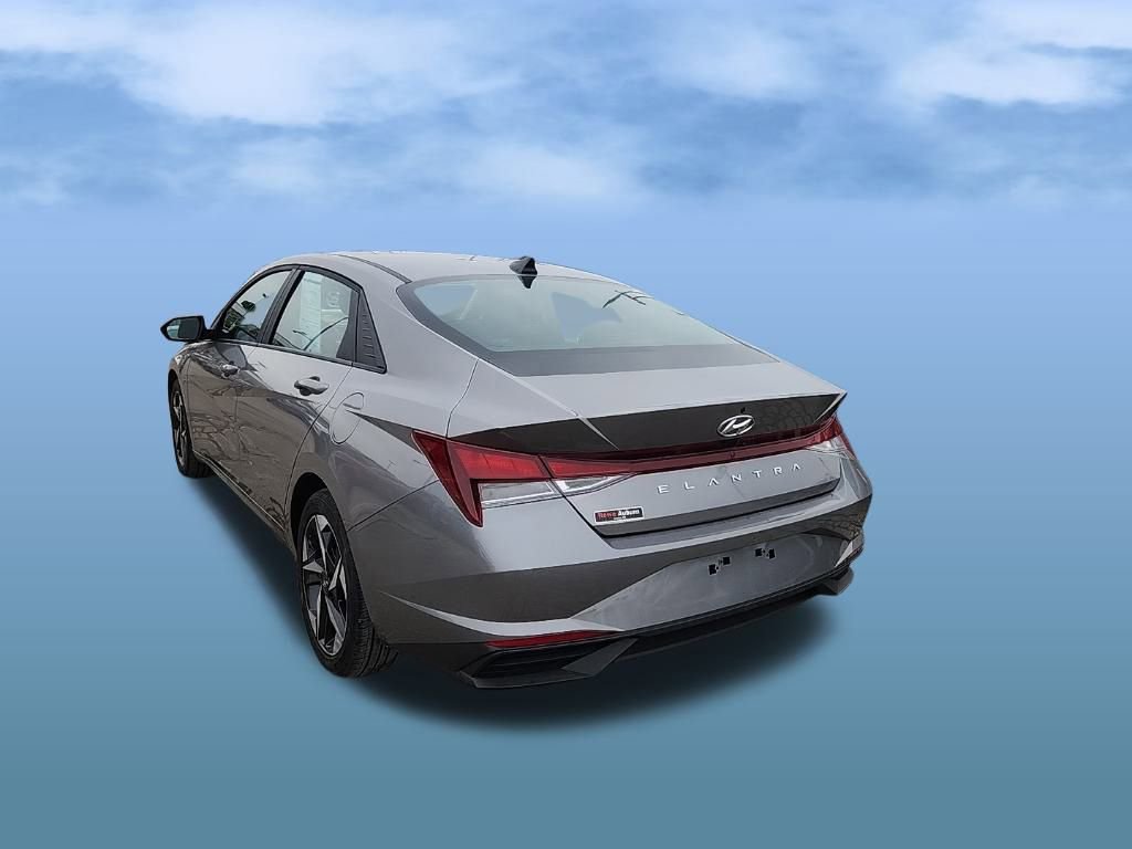 Certified 2023 Hyundai Elantra SEL w/ Convenience Package image 5