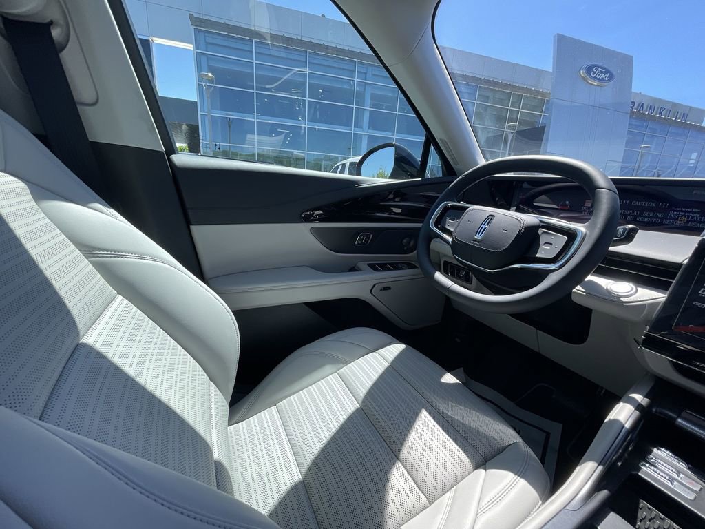 New 2026 Lincoln Nautilus Reserve w/ Jet Appearance Package AWD/4WD image 15