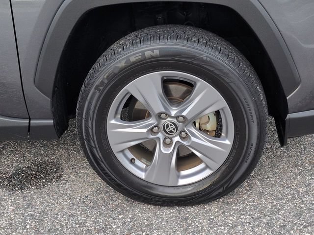 Certified 2022 Toyota RAV4 XLE w/ Convenience Package AWD/4WD image 11