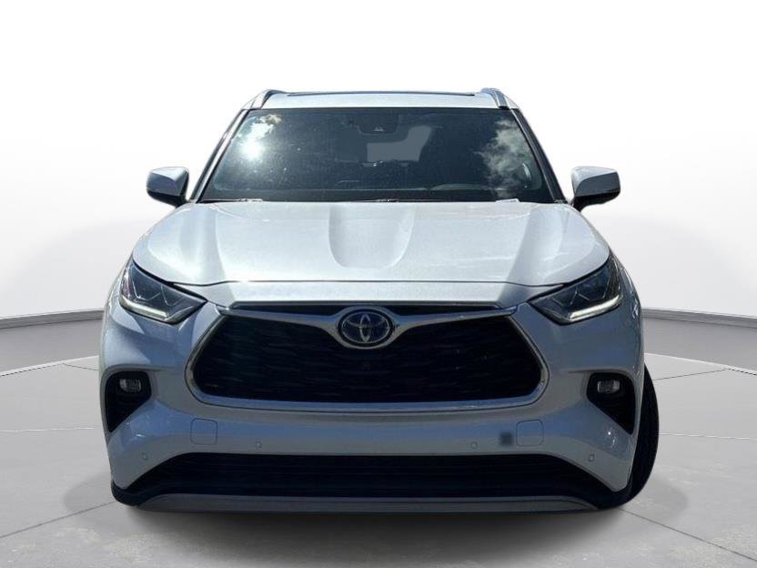 Used 2024 Toyota Highlander Platinum image 4