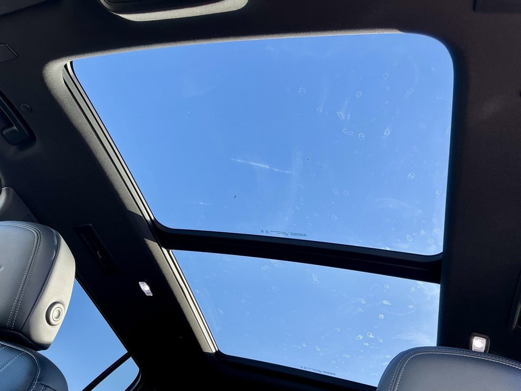 Used 2025 Buick Enclave Avenir w/ Super Cruise Package image 38