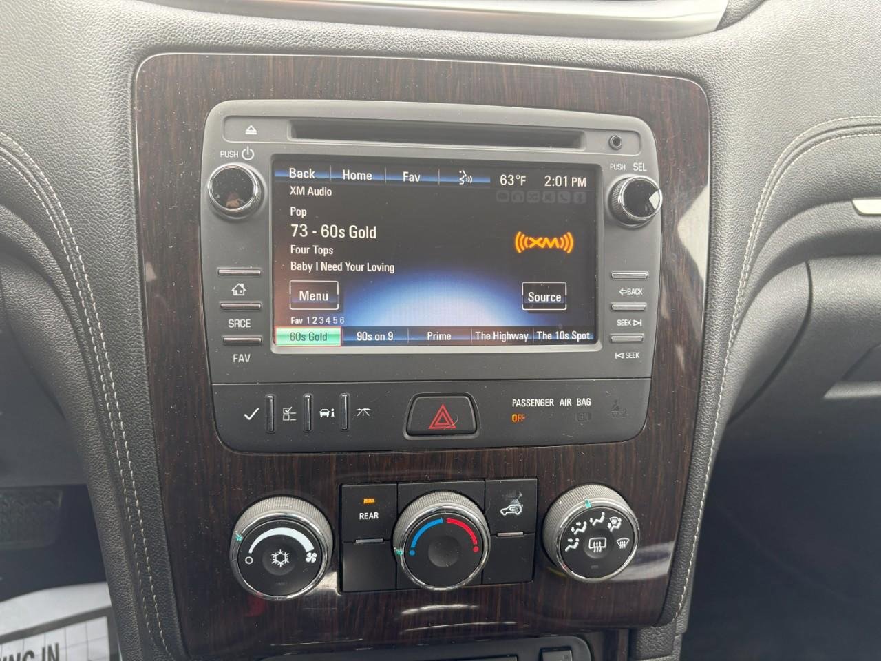 Used 2015 Chevrolet Traverse LT w/ Style and Technology Package AWD/4WD image 18