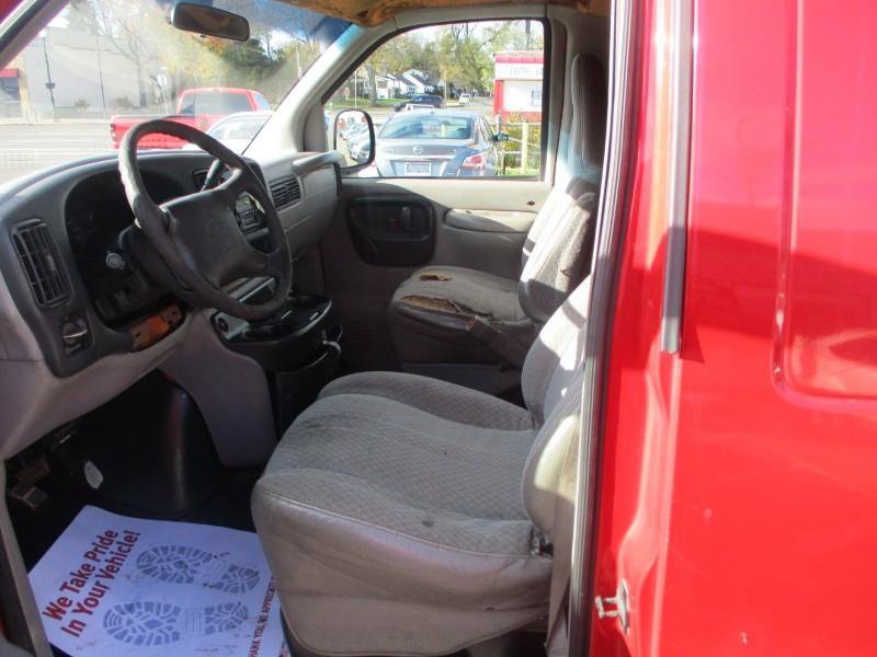 Used 1997 Chevrolet Express 3500 w/ Preferred Equipment Group 2 RWD image 9
