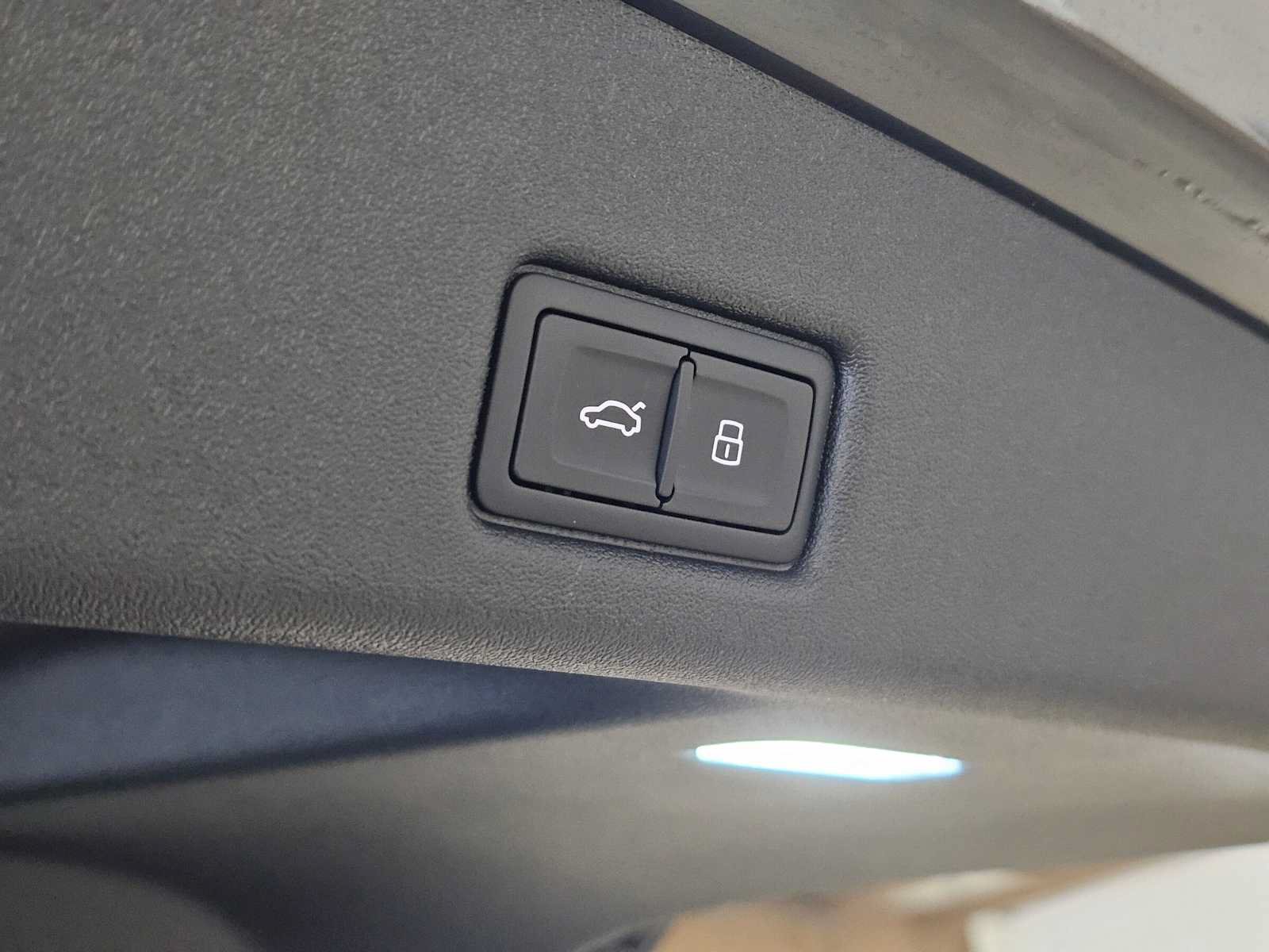 New 2026 Audi SQ5 Prestige AWD/4WD image 17