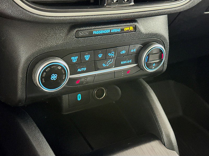 Used 2020 Ford Escape SE image 17