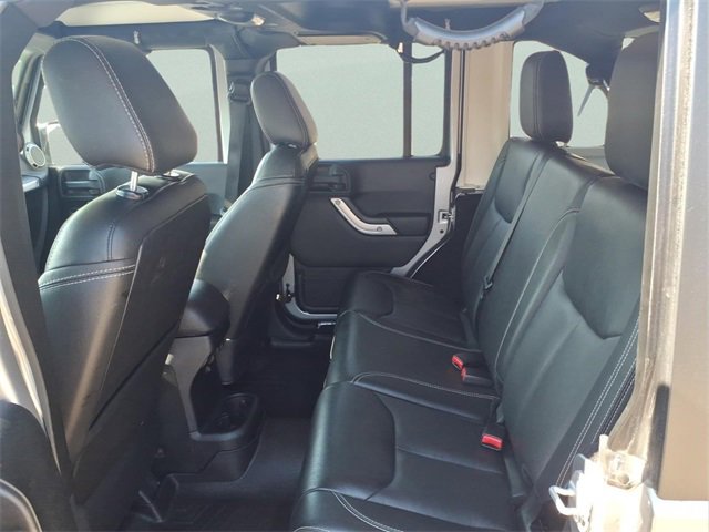 Used 2016 Jeep Wrangler Unlimited Rubicon w/ Connectivity Group image 8
