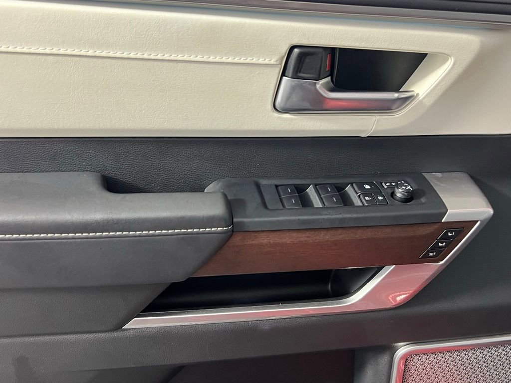 Used 2025 Toyota Sequoia Capstone image 23