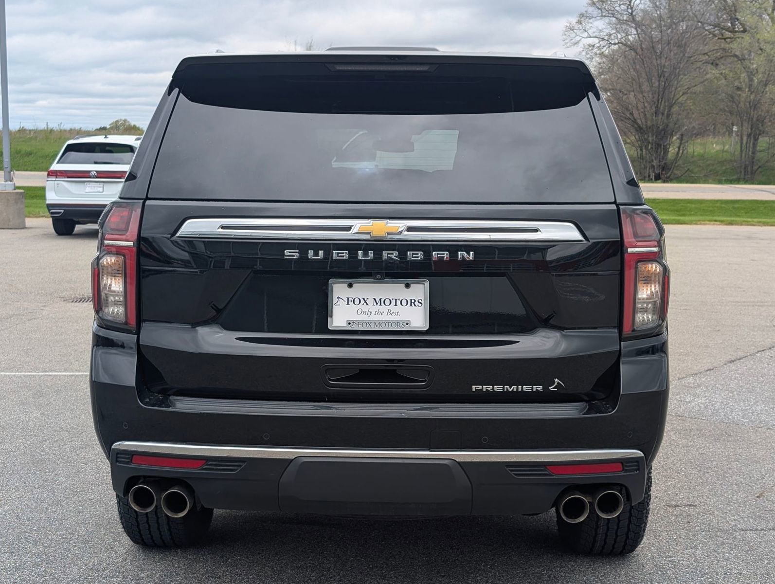Used 2024 Chevrolet Suburban Premier AWD/4WD image 5
