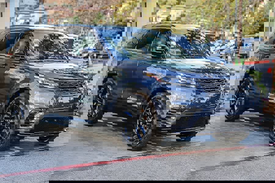 New 2026 Land Rover Range Rover Velar Dynamic SE image 3