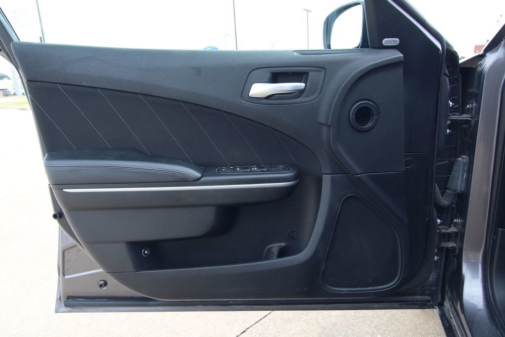 Used 2016 Dodge Charger R/T w/ Navigation & Travel Group RWD image 34