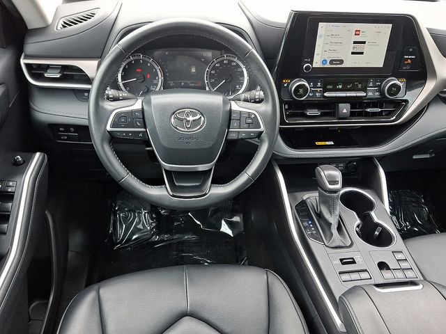 Used 2024 Toyota Highlander XLE image 13