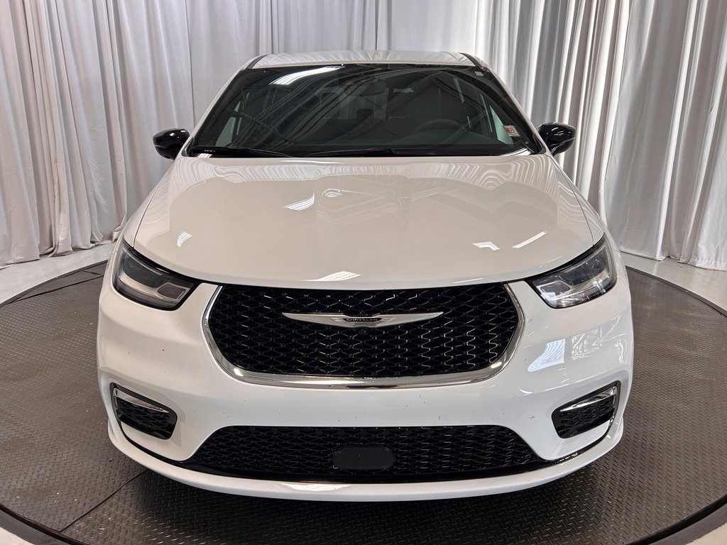 Used 2025 Chrysler Pacifica Select FWD image 27