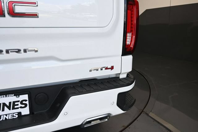 Used 2025 GMC Sierra 1500 AT4 w/ Technology Package AWD/4WD image 12