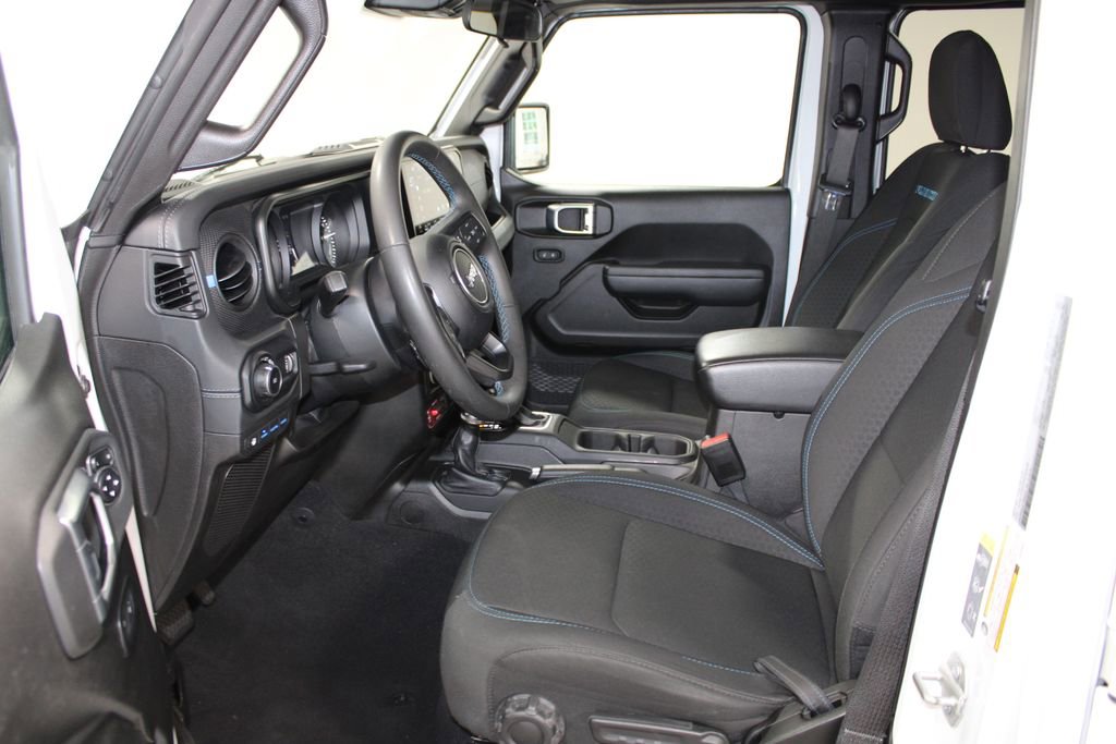 Used 2024 Jeep Wrangler Unlimited Rubicon 4xe AWD/4WD image 24
