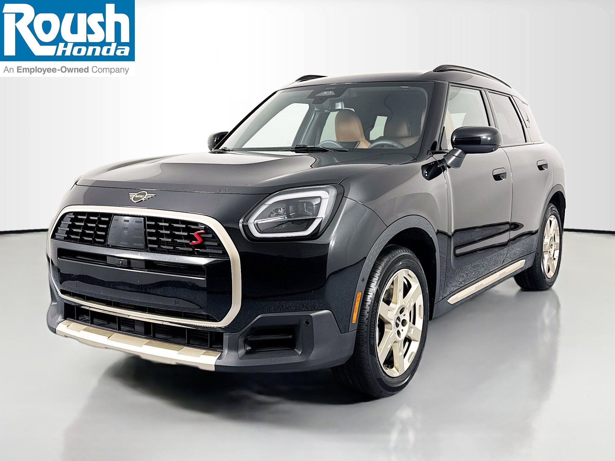Used 2025 MINI Cooper Countryman S image 1