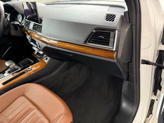 Used 2023 Audi Q5 2.0T Premium w/ Convenience Package image 23