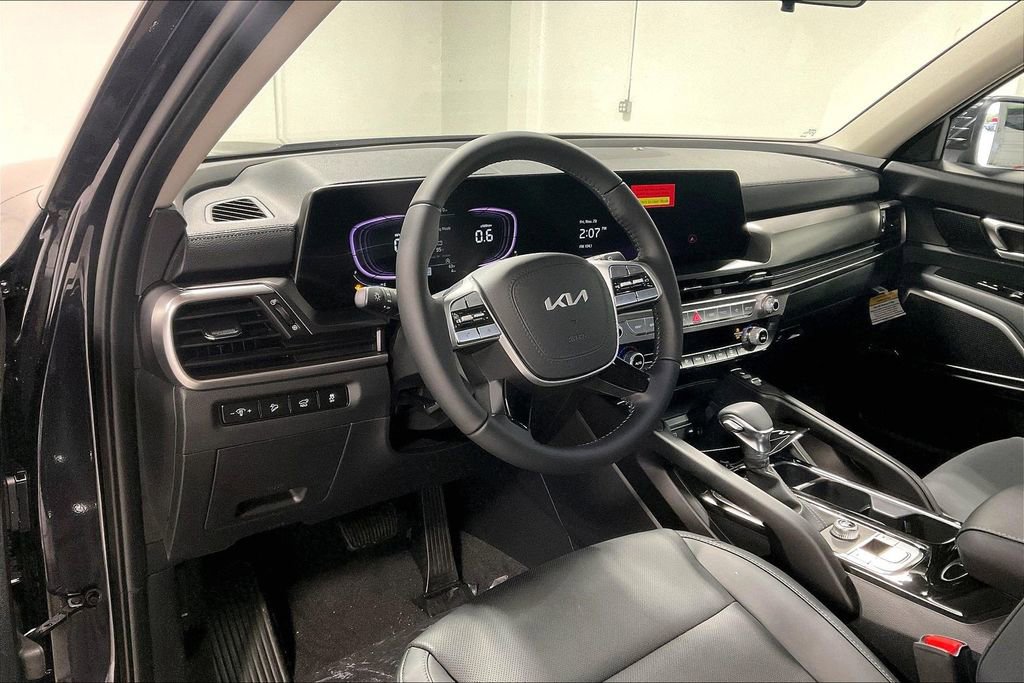 New 2025 Kia Telluride S image 28