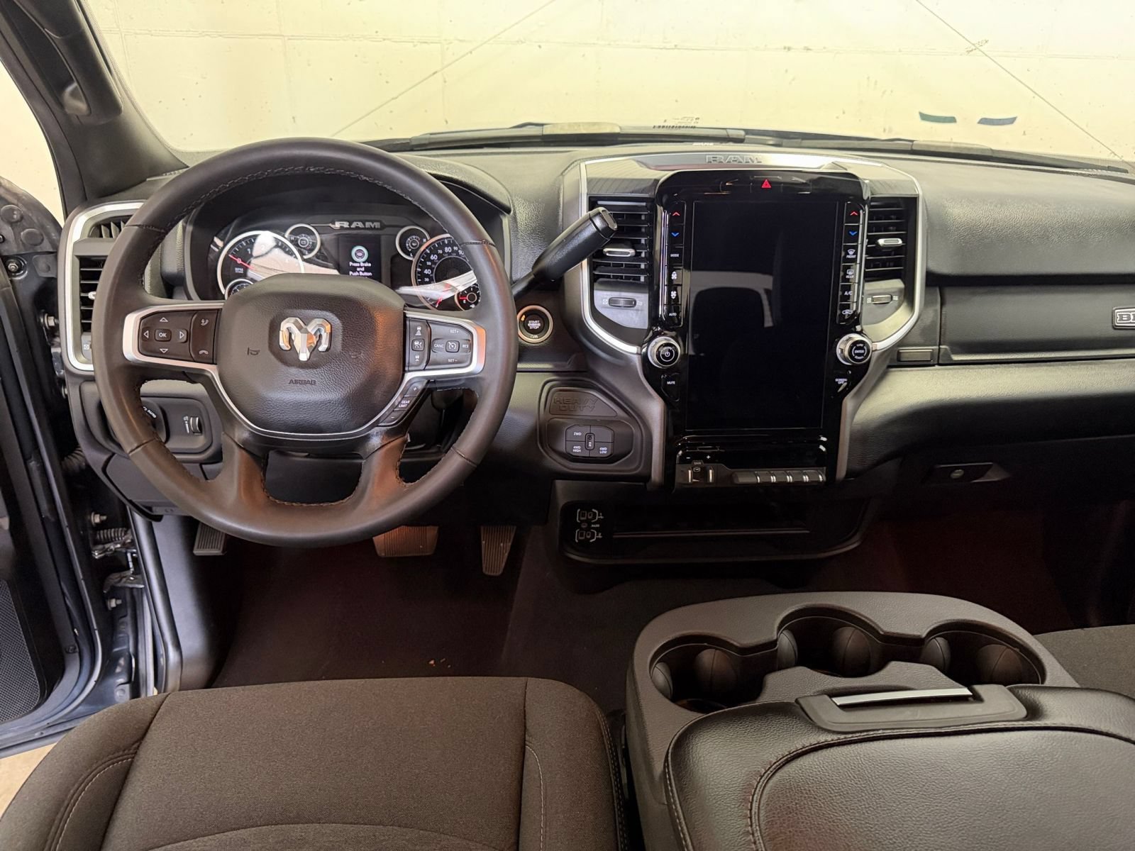 Used 2025 RAM 2500 Big Horn AWD/4WD image 33