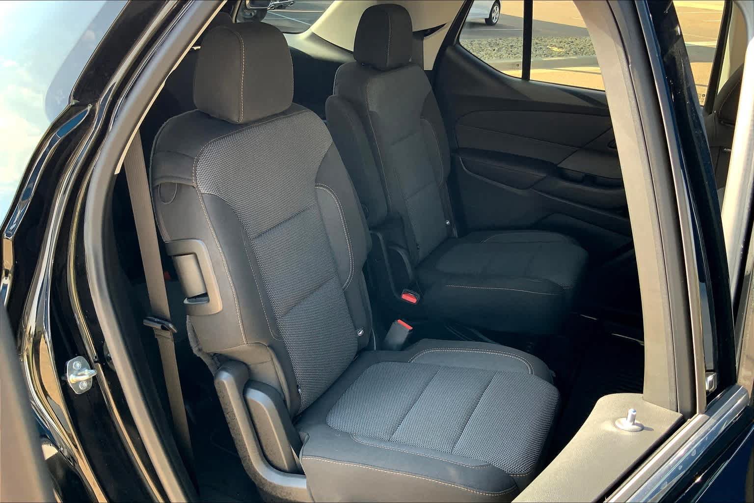Used 2019 Chevrolet Traverse LT FWD image 19