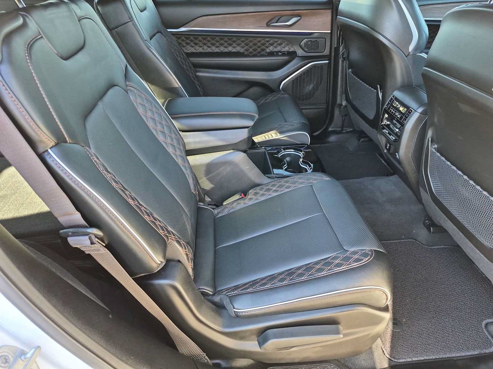Used 2025 Jeep Grand Cherokee L Summit w/ Obsidian Package AWD/4WD image 21