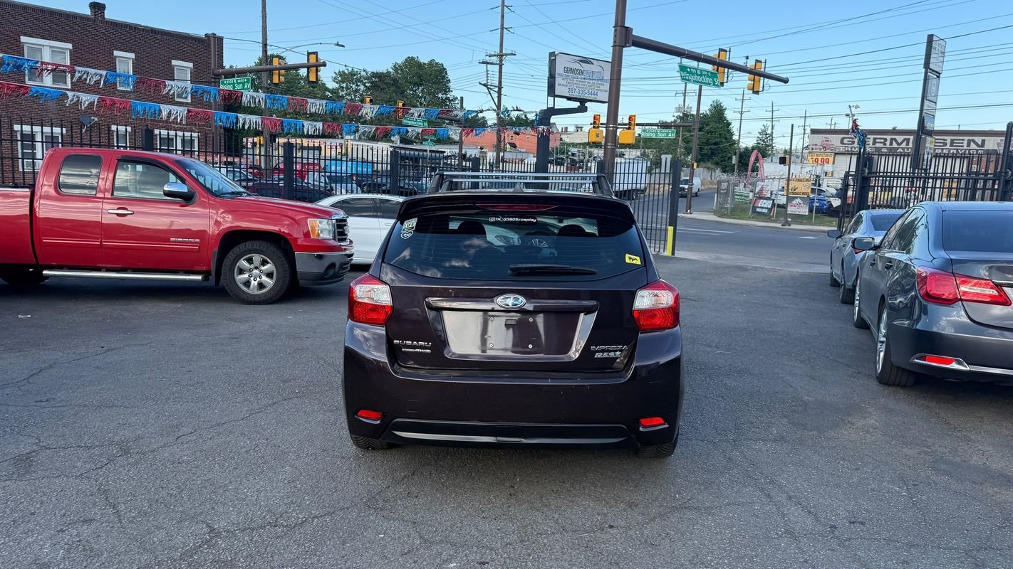 Used 2013 Subaru Impreza 2.0i Premium w/ All-Weather Pkg AWD/4WD image 4