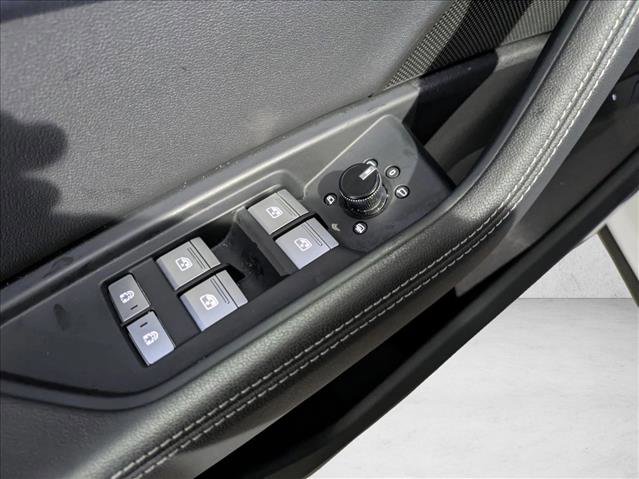 Used 2024 Audi Q8 e-tron Premium Plus w/ Premium Plus Package image 12