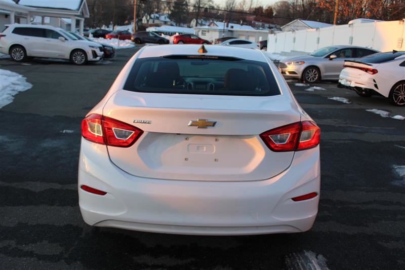 Used 2018 Chevrolet Cruze LS image 6