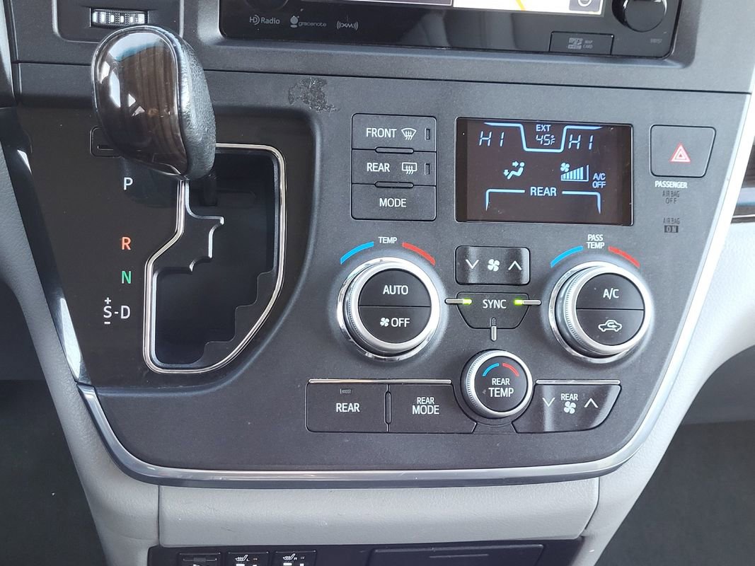 Used 2017 Toyota Sienna XLE w/ XLE Navigation Package AWD/4WD image 22