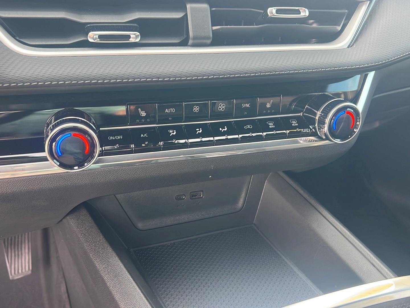 Used 2025 Chevrolet Equinox LT w/ Convenience Package II image 25