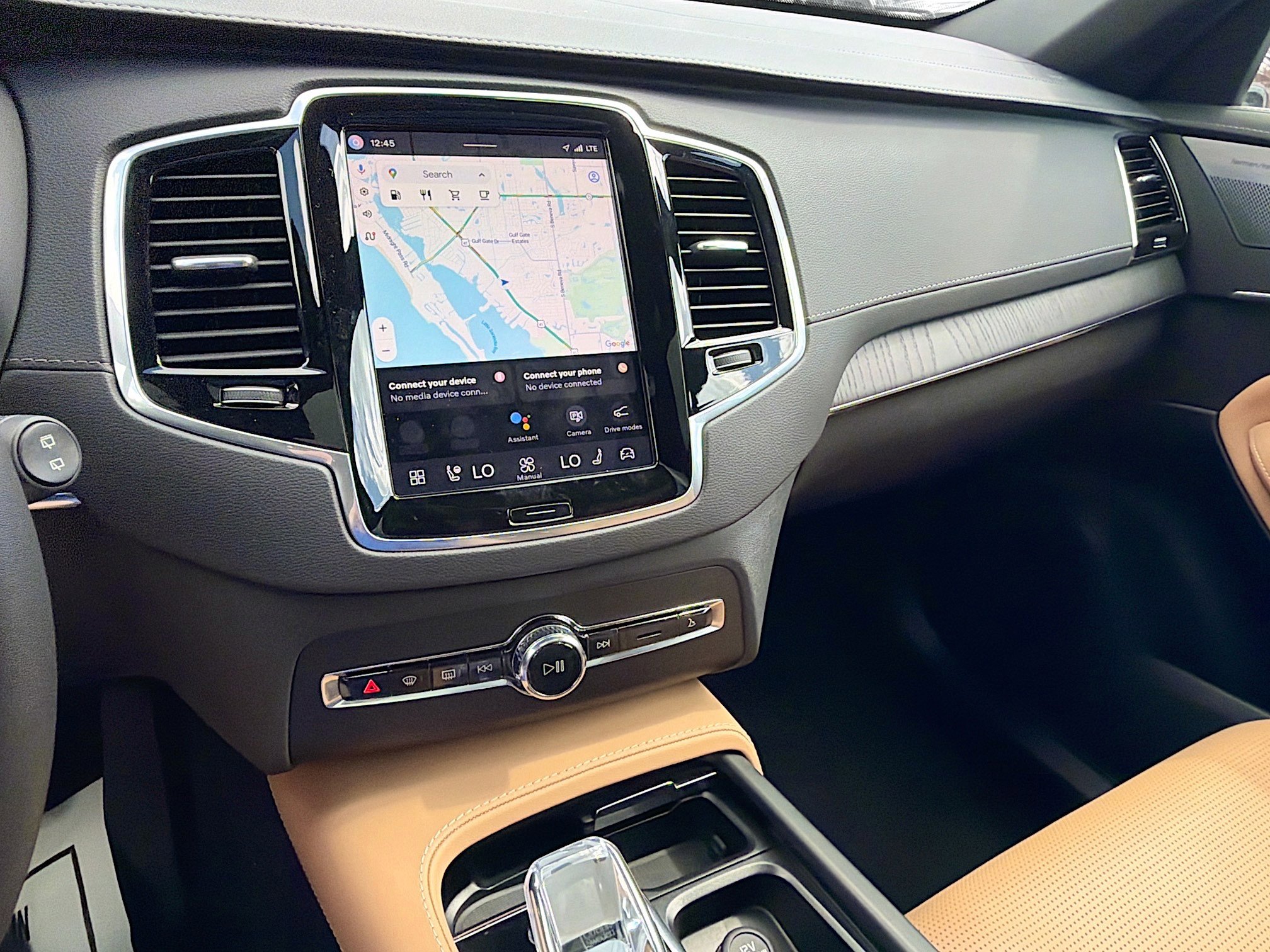 Used 2025 Volvo XC90 B6 Ultra w/ Protection Package Premier image 29