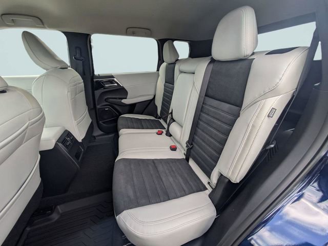 New 2026 Mitsubishi Outlander SE FWD image 14