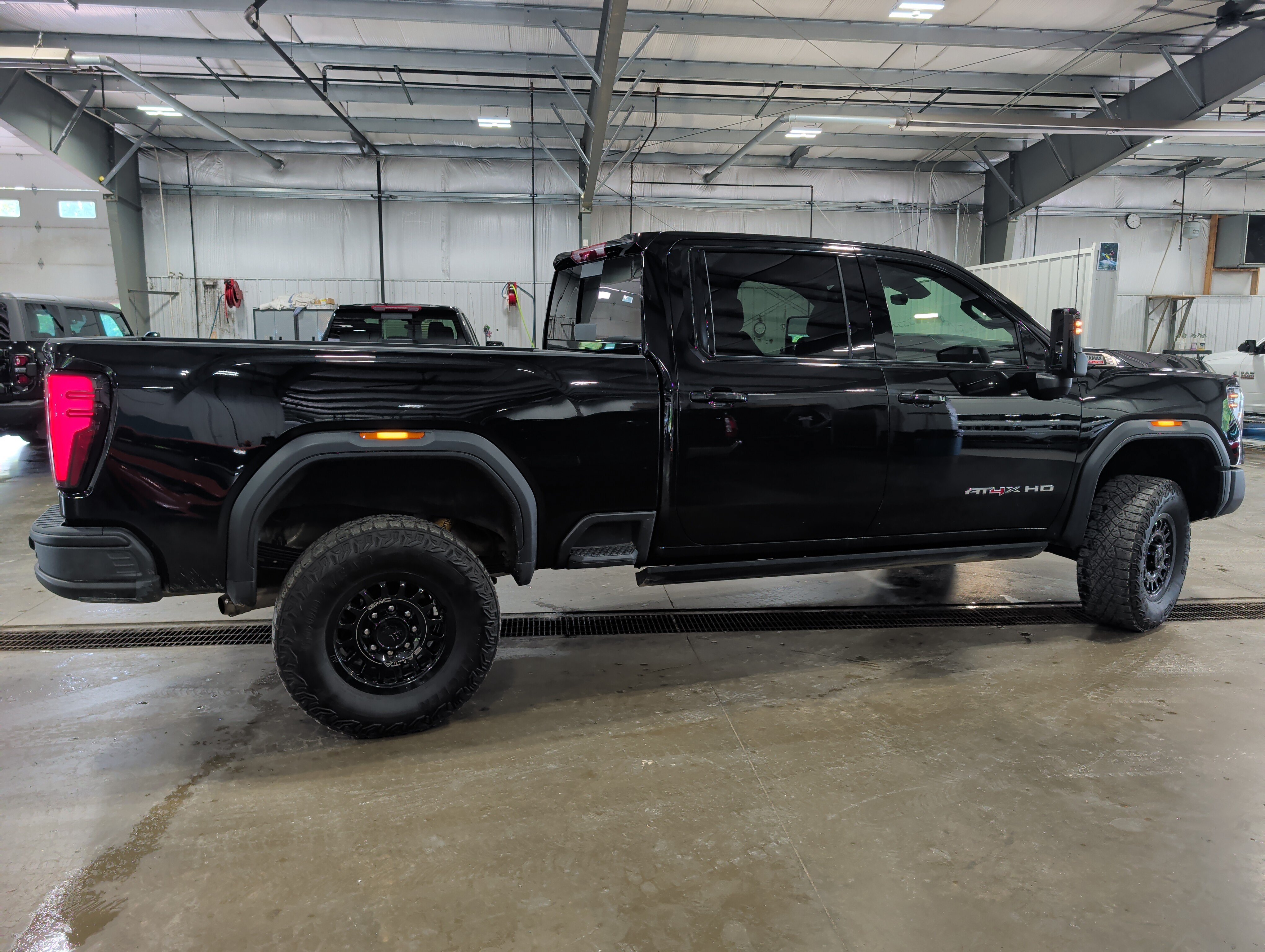 Used 2026 GMC Sierra 2500 AT4X w/ AT4X AEV Edition AWD/4WD image 2