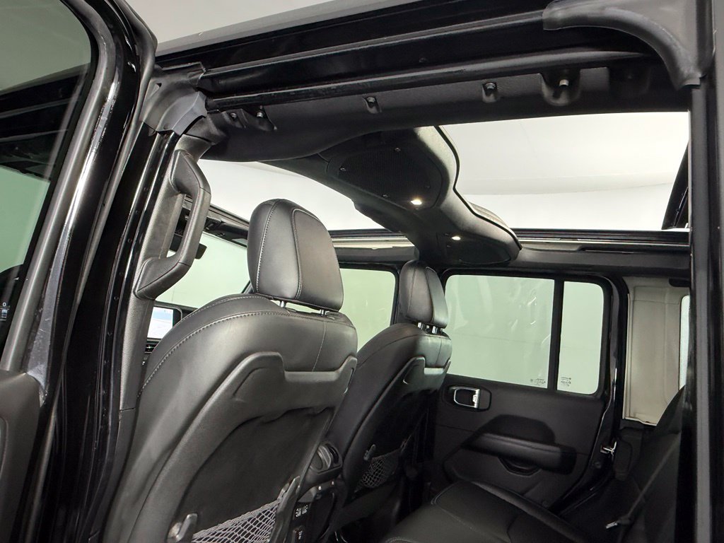 Used 2024 Jeep Wrangler High Altitude AWD/4WD image 16