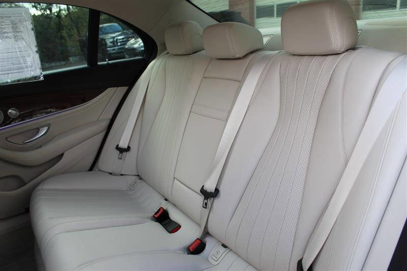 Used 2017 Mercedes-Benz E 300 image 28