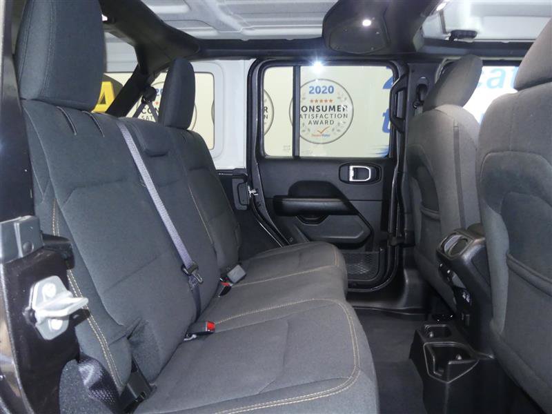 Used 2025 Jeep Wrangler Unlimited Sahara AWD/4WD image 22