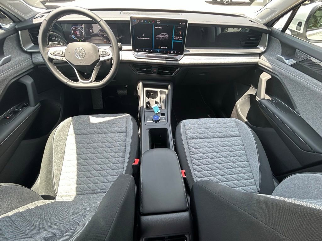 Used 2025 Volkswagen Tiguan S image 43