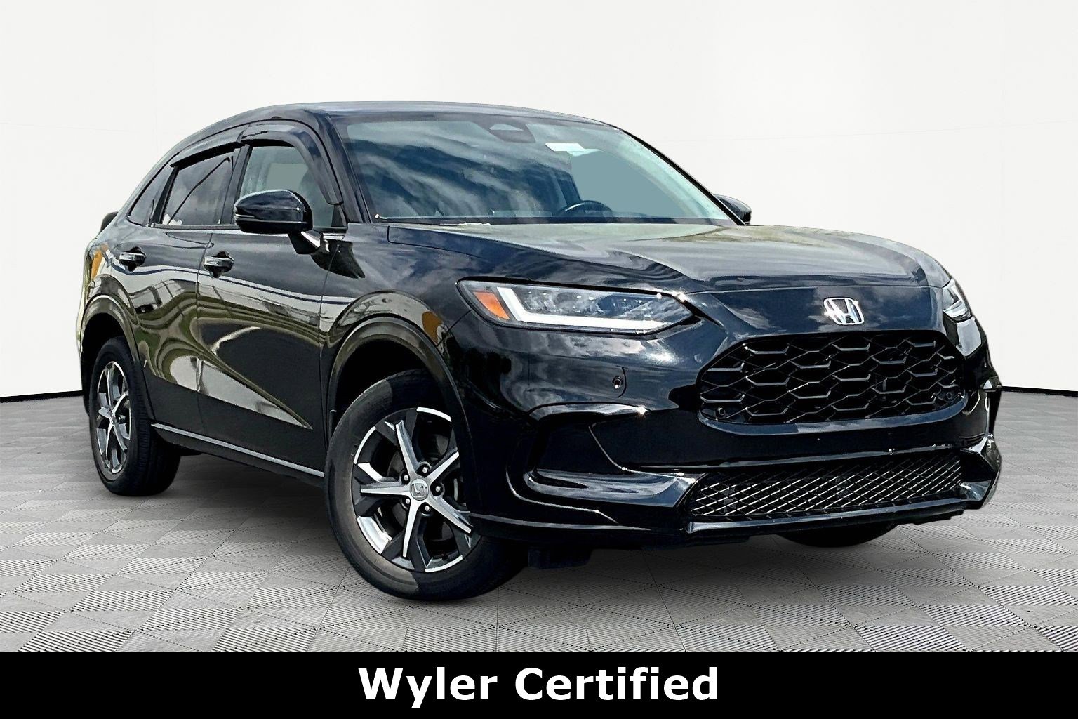 Used 2025 Honda HR-V EX-L image 3