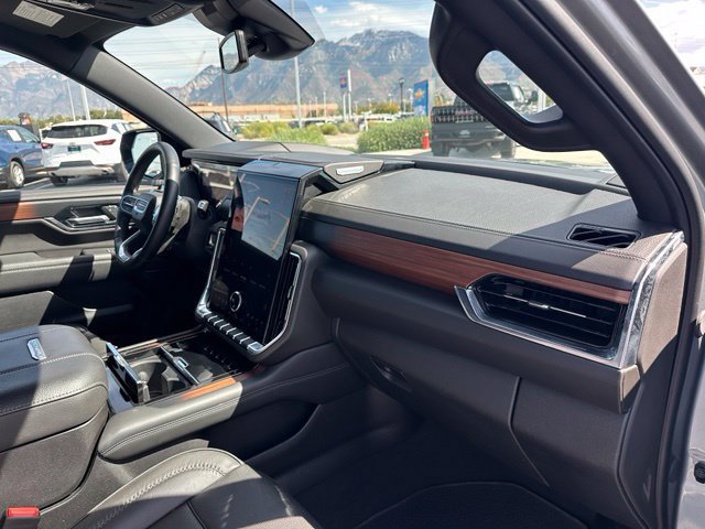Certified 2025 GMC Yukon Denali AWD/4WD image 33