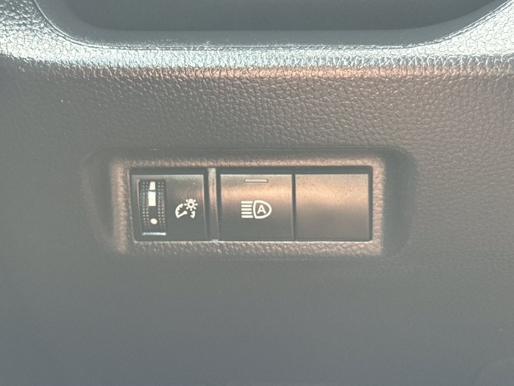 Used 2024 Toyota RAV4 LE AWD/4WD image 31