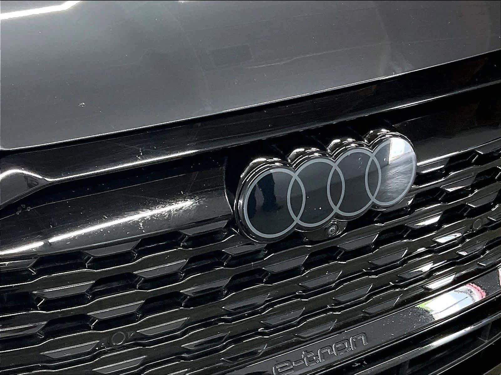 Used 2024 Audi Q8 e-tron Premium Plus w/ Premium Plus Package AWD/4WD image 30