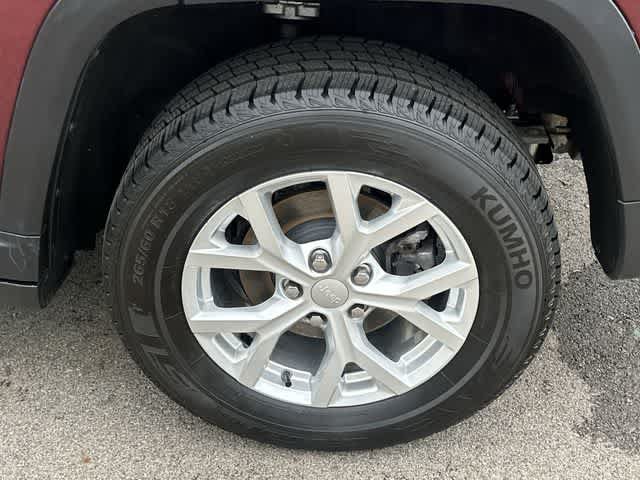Used 2023 Jeep Grand Cherokee Limited AWD/4WD image 5