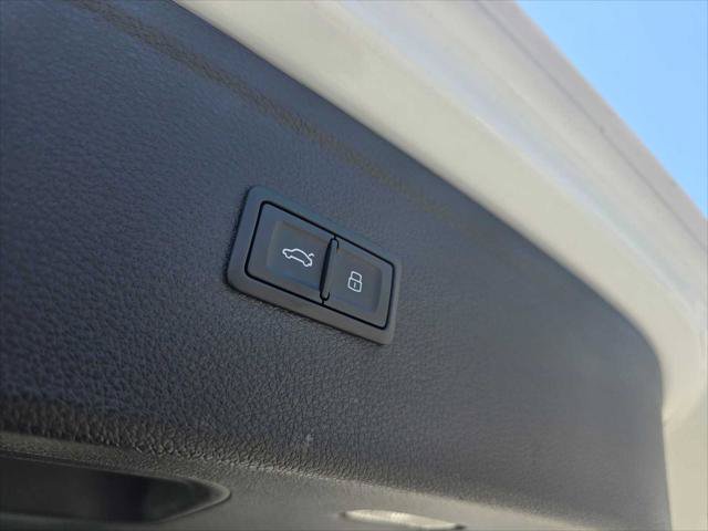 Used 2023 Audi Q5 e Prestige w/ Prestige Package AWD/4WD image 15