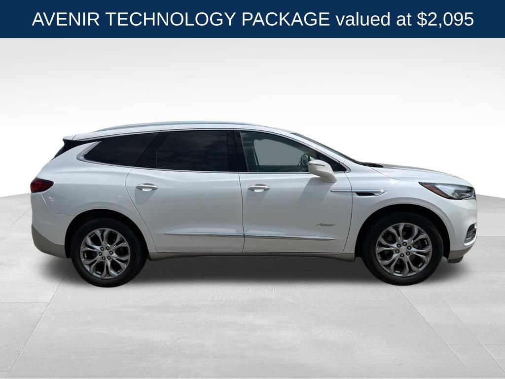 Used 2018 Buick Enclave Avenir w/ Avenir Technology Package AWD/4WD image 3