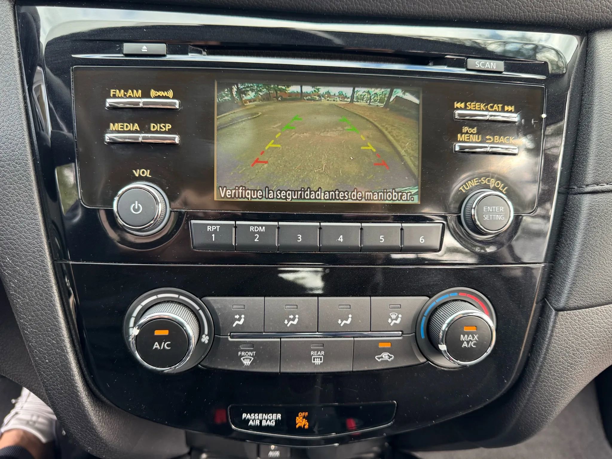 Used 2017 Nissan Rogue S image 17