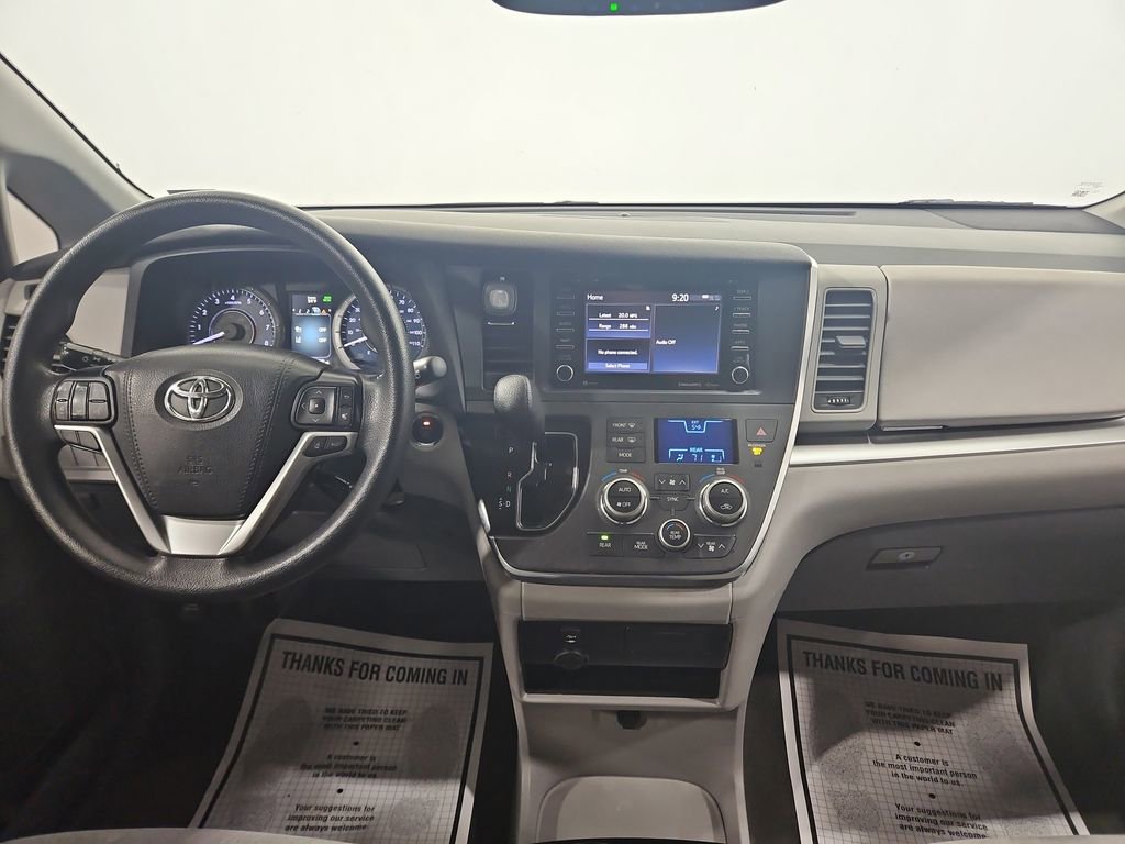 Used 2019 Toyota Sienna LE w/ LE Preferred Package FWD image 13