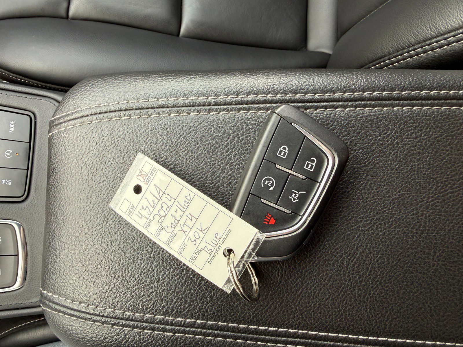 Used 2024 Cadillac XT4 Premium Luxury image 35