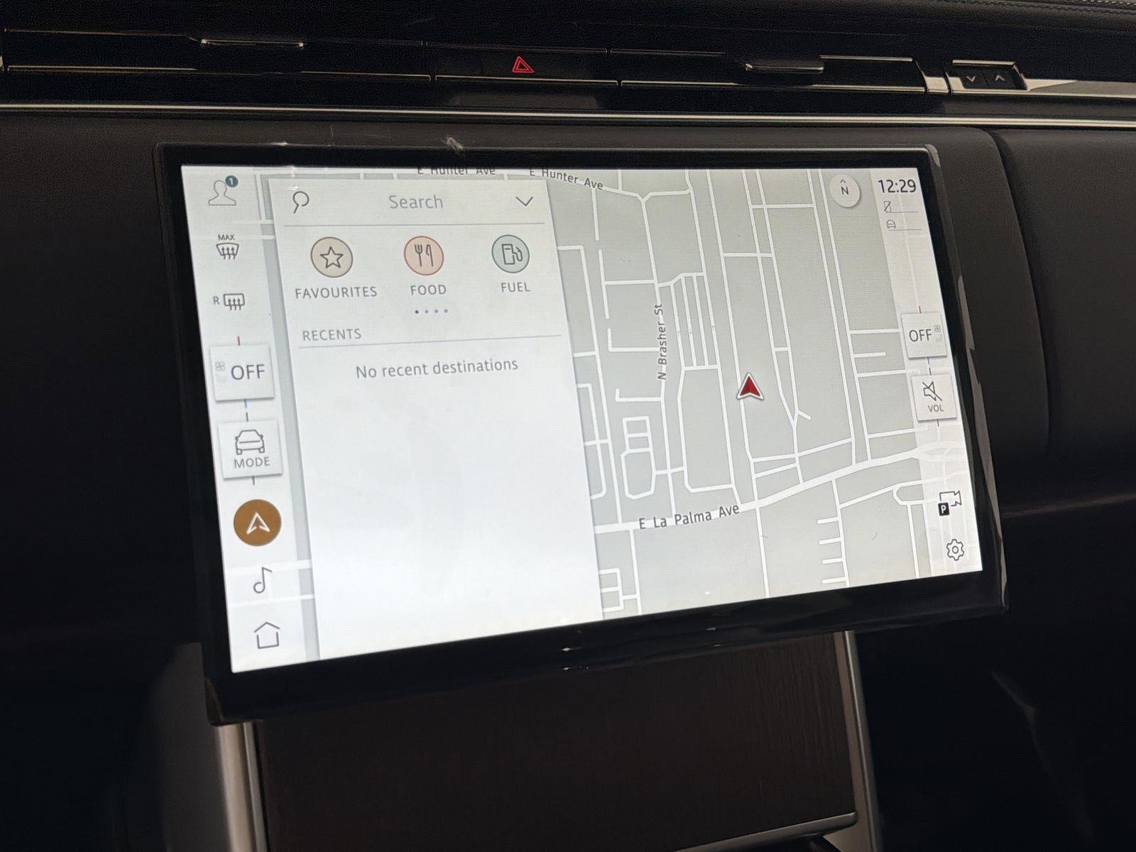 New 2025 Land Rover Range Rover SE image 14