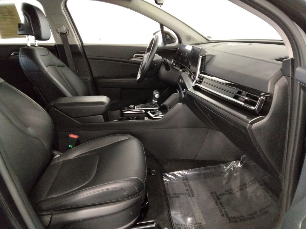 Used 2025 Kia Sportage EX image 38