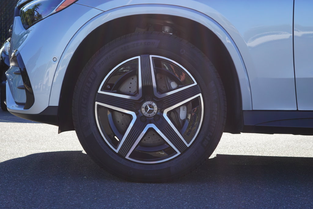 Certified 2025 Mercedes-Benz GLC 300 4MATIC image 8
