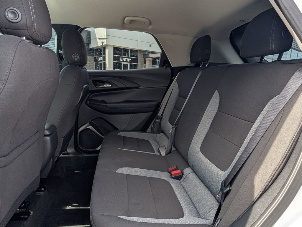 Used 2025 Chevrolet TrailBlazer LT FWD image 25